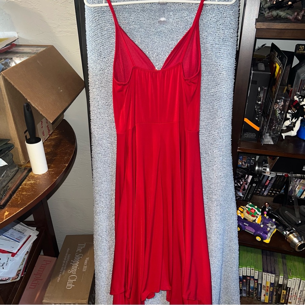 Red Asymmetrical Sleeveless Flowy Dress - Picture 3 of 3